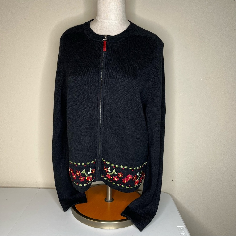 Woolrich Women's Cardigan Sweater Size Large Black Full Zip Red Floral Knit